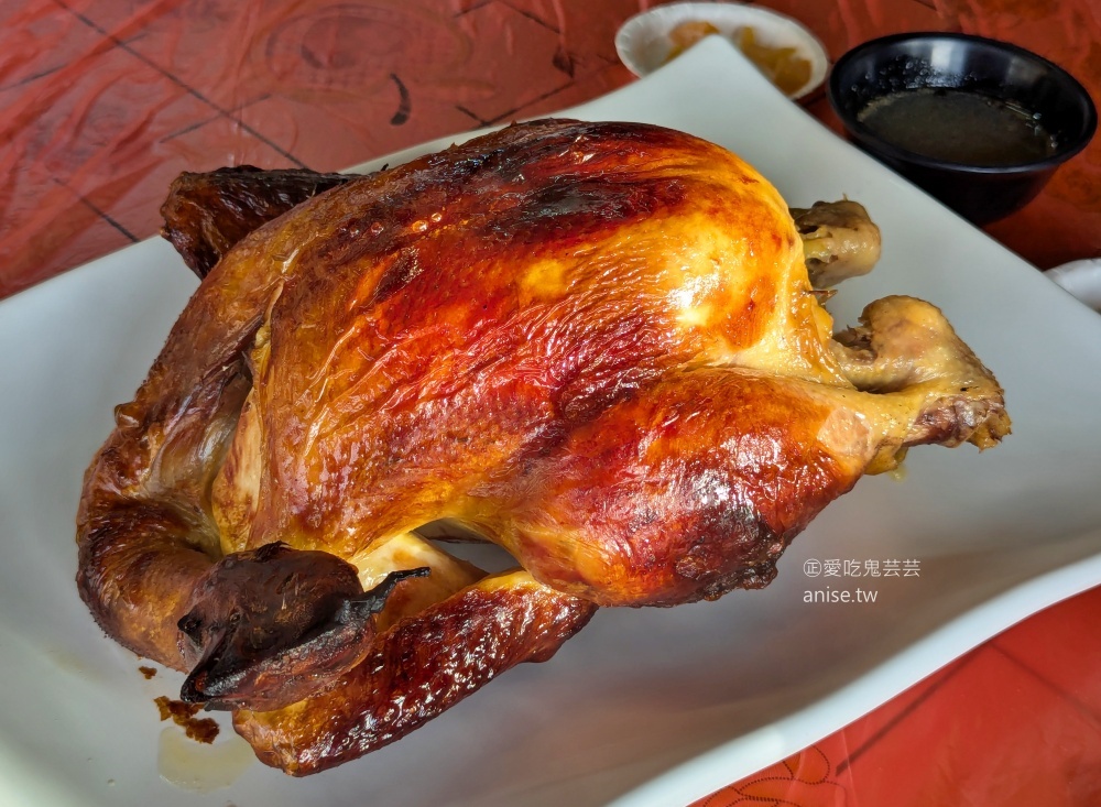 光明農場馬告磚窯雞，盛開的櫻花樹下吃烤雞，拉拉山美食(姊姊食記)