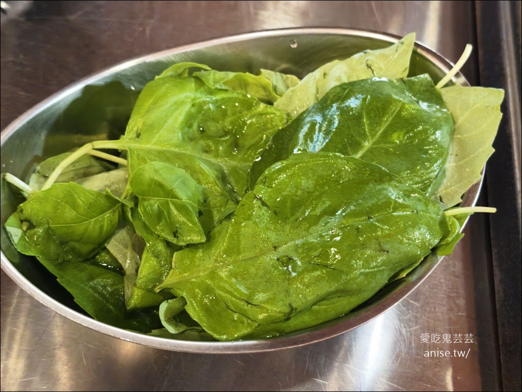 金豬食堂，韓國+台灣最難訂燒肉之一，豬皮必點！