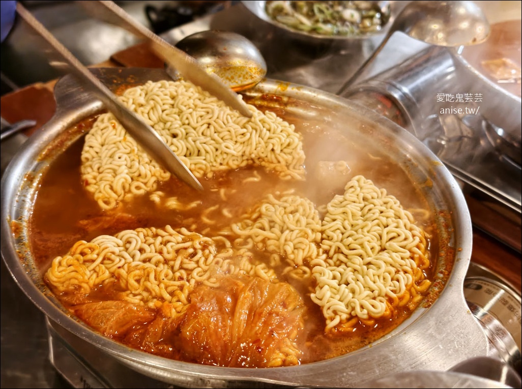 金豬食堂，韓國+台灣最難訂燒肉之一，豬皮必點！