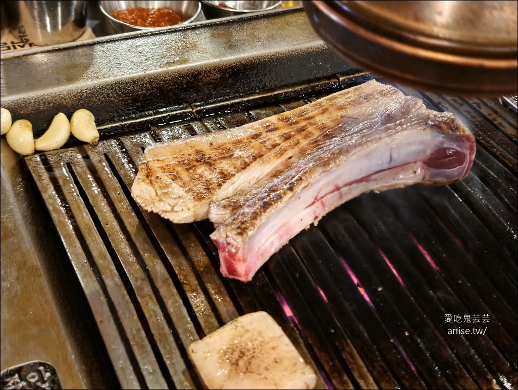 金豬食堂，韓國+台灣最難訂燒肉之一，豬皮必點！