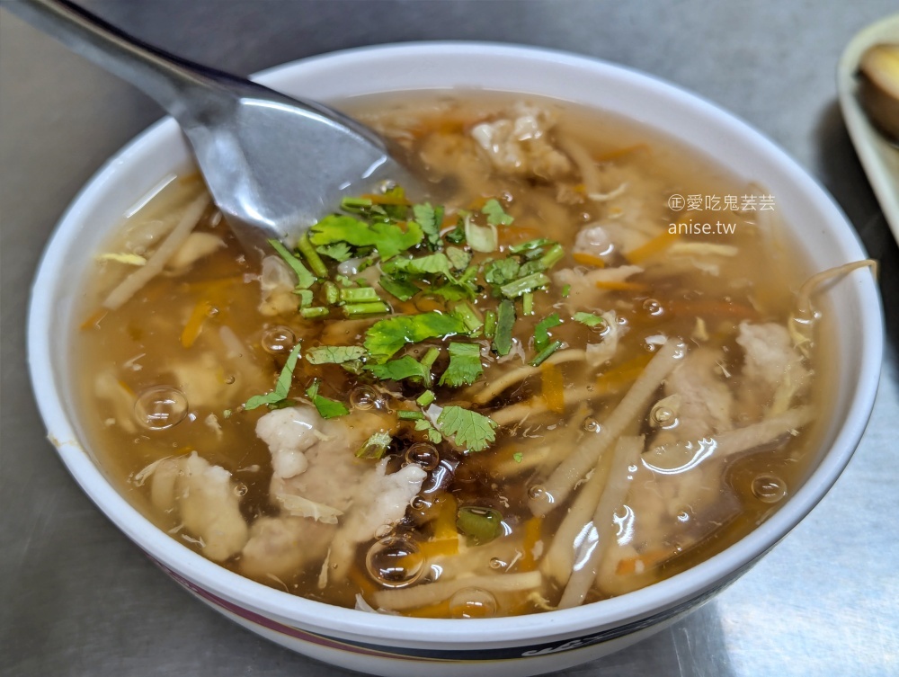 筒仔米糕滷肉飯，週休四日想吃得靠緣分的泰山在地隱藏美食(姊姊食記)