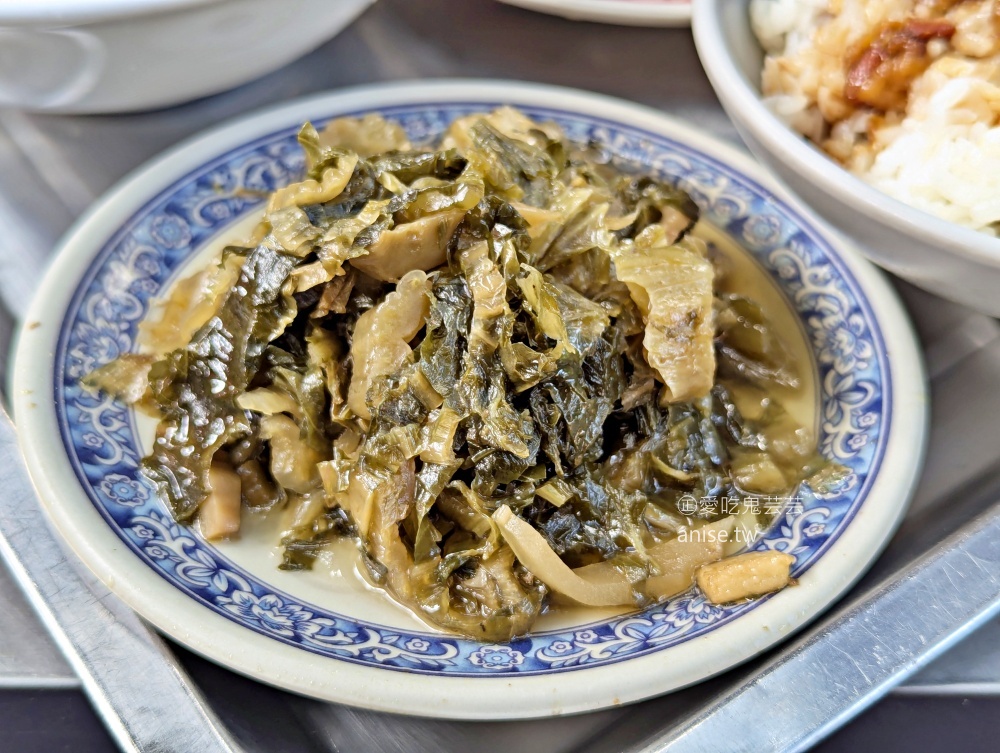 阿桂姨原汁排骨湯，滷肉飯加梅干菜也很搭，大稻埕慈聖宮美食(姊姊食記)