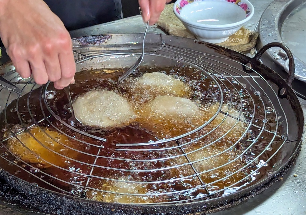 湖光市場成功肉圓，飽滿餡料很滿足，捷運內湖站美食小吃(姊姊食記)