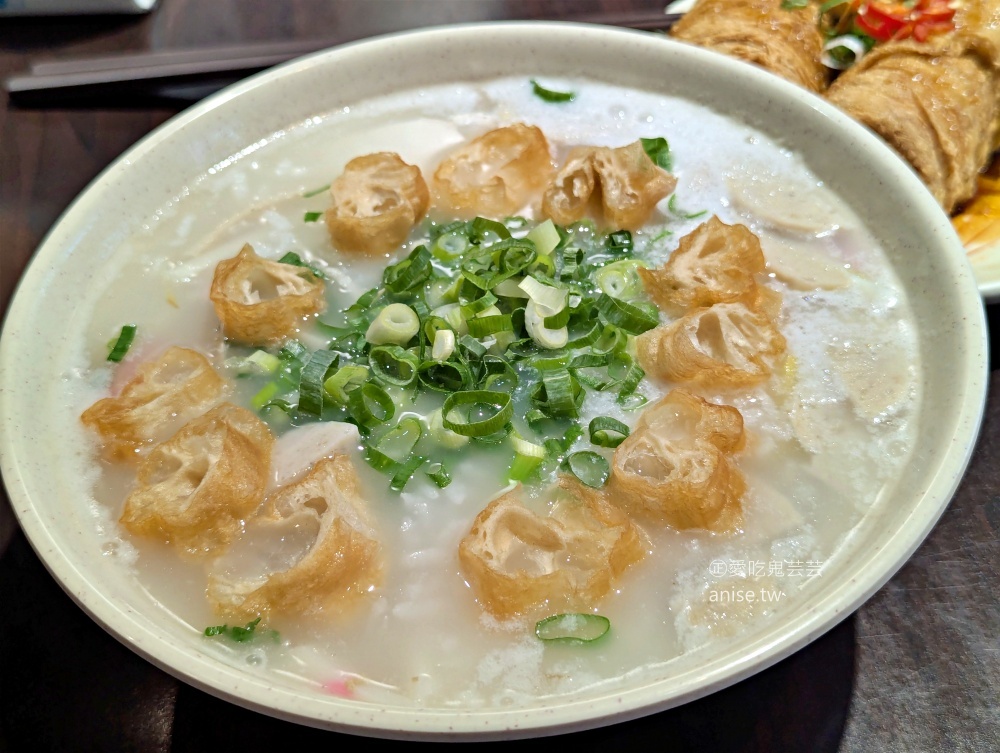 嘉義雞肉飯,小菜炸豆芽包推薦必點,新店建國路排隊便當美食(姊姊食記) 嘉義雞肉飯,小菜炸豆芽包推薦必點,新店建國路排隊便當美食(姊姊食記)