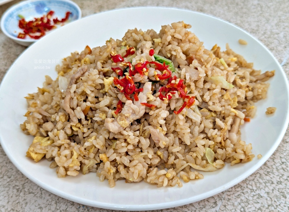 九鼎餃子館之沒有賣水餃，炒飯、滷味物美價廉，新店美食(姊姊食記)