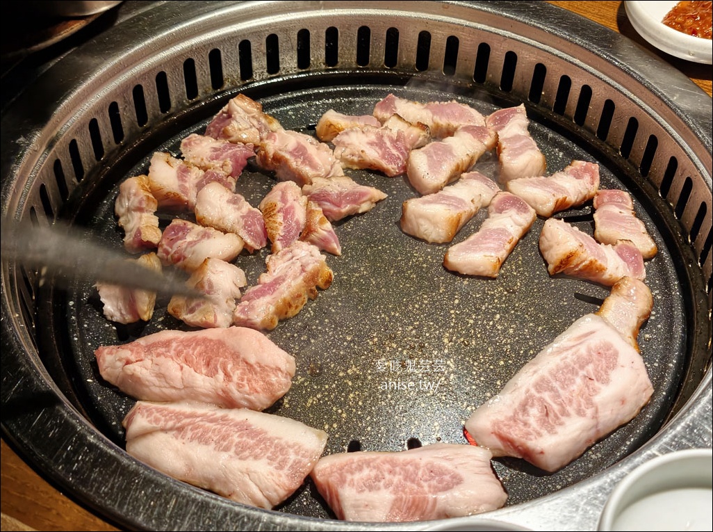83獬豸烤肉 (廣安店)，人氣爆棚但是吃不懂