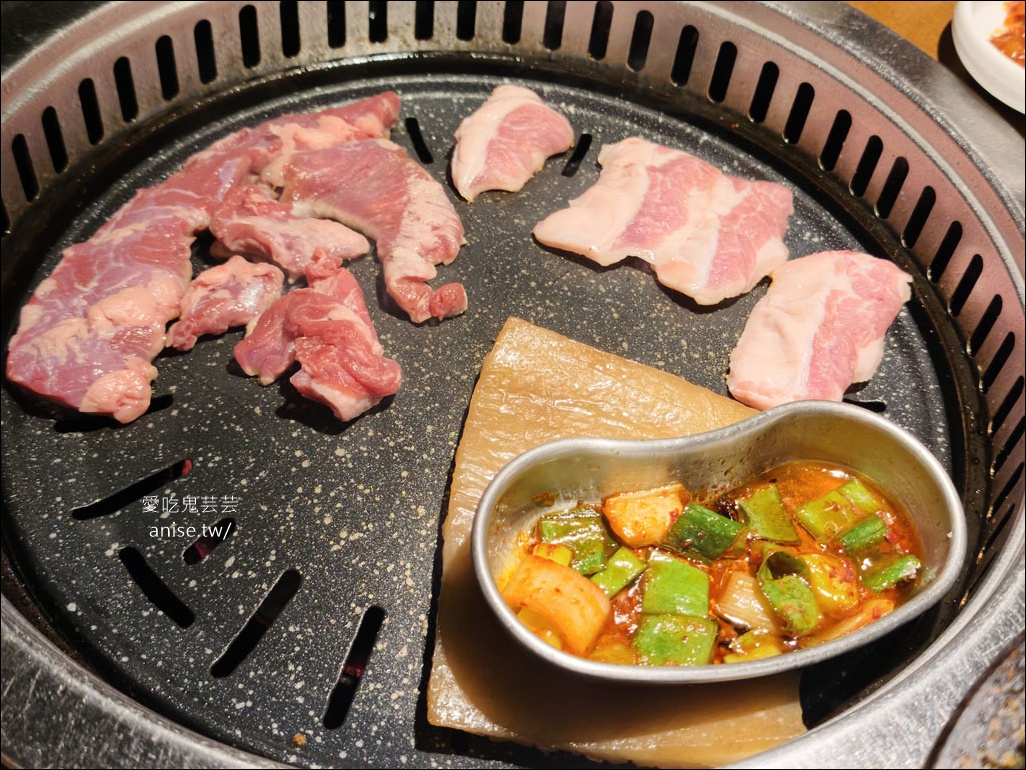 83獬豸烤肉 (廣安店)，人氣爆棚但是吃不懂