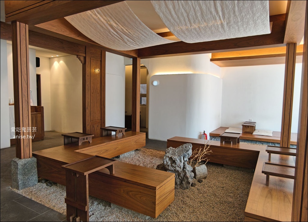南浦洞咖啡廳 |  聯涇齋Yeon-Kyung-Jae (V.D.C coffee)，韓國元素特色咖啡廳 @愛吃鬼芸芸