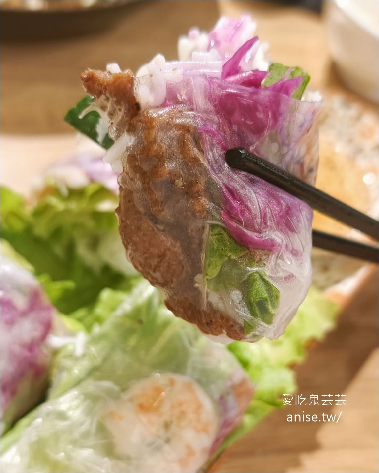 越好吃越南料理，清爽不油膩又可口，夏天就是要吃這一味！信義區A11、東區SOGO都有哦😋 @愛吃鬼芸芸
