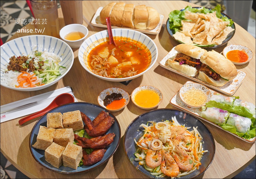 越好吃越南料理，清爽不油膩又可口，夏天就是要吃這一味！信義區A11、東區SOGO都有哦😋 @愛吃鬼芸芸