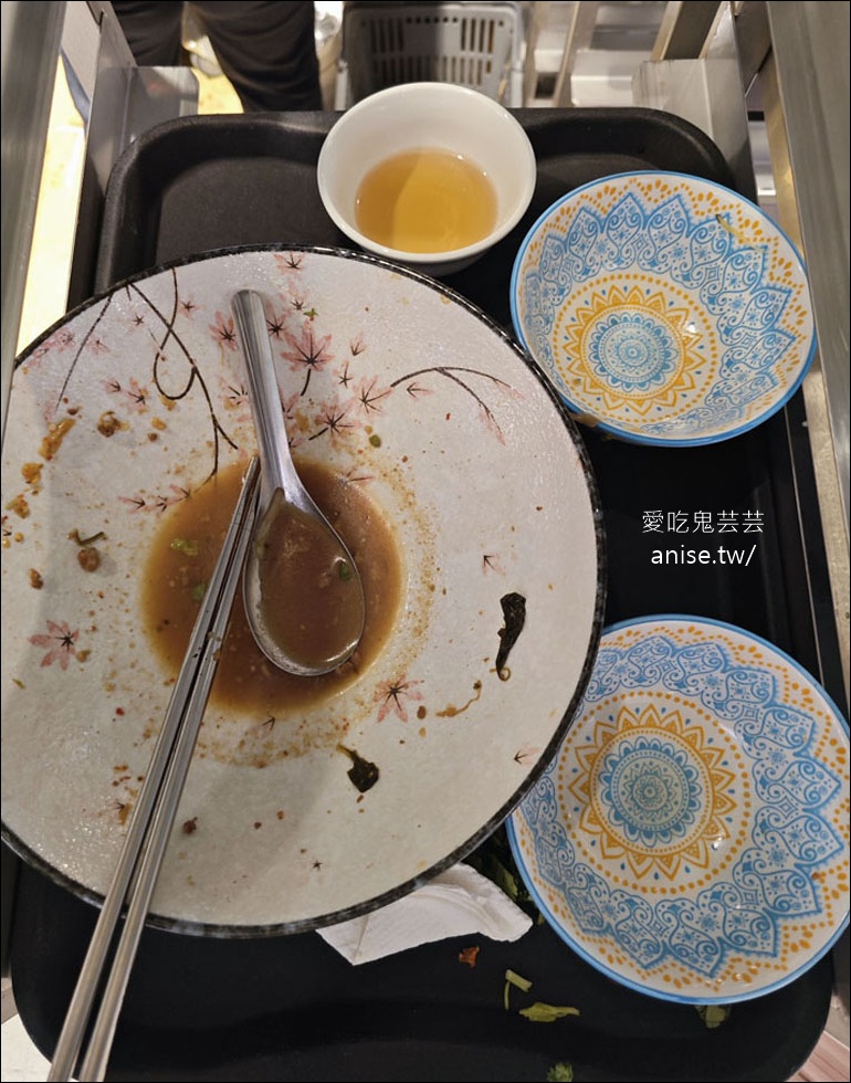 越好吃越南料理，清爽不油膩又可口，夏天就是要吃這一味！信義區A11、東區SOGO都有哦😋 @愛吃鬼芸芸