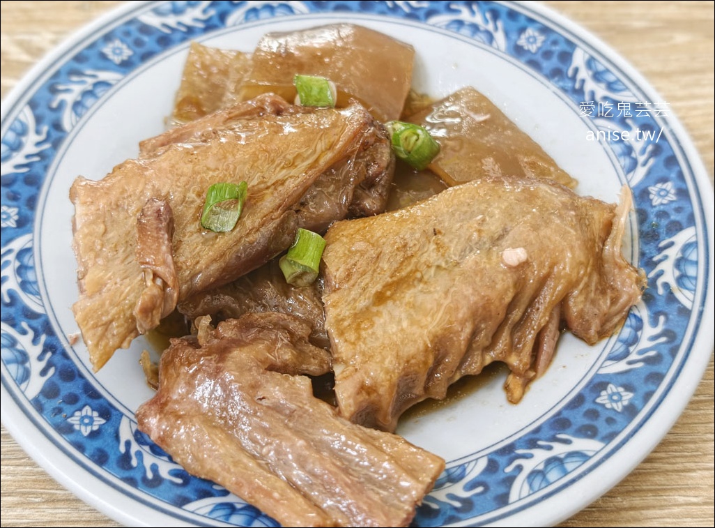 北港李記鴨肉羹，在地人從小吃到大的三代老店，鴨肉和下水也太好吃！ @愛吃鬼芸芸