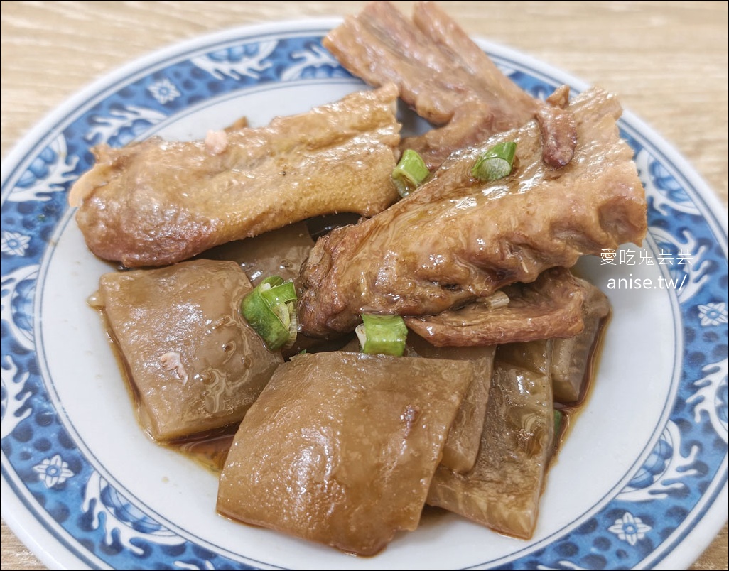 北港李記鴨肉羹，在地人從小吃到大的三代老店，鴨肉和下水也太好吃！ @愛吃鬼芸芸