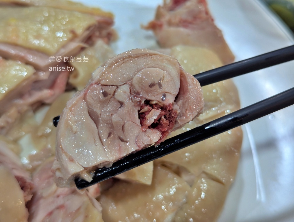 十二橋麵食館，菜色豐富會讓人選擇困難的基隆在地美食(姊姊食記) @愛吃鬼芸芸