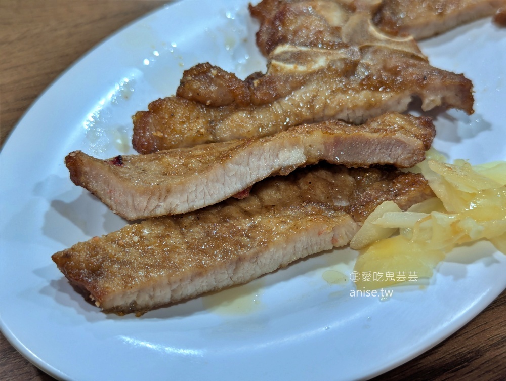十二橋麵食館，菜色豐富會讓人選擇困難的基隆在地美食(姊姊食記) @愛吃鬼芸芸