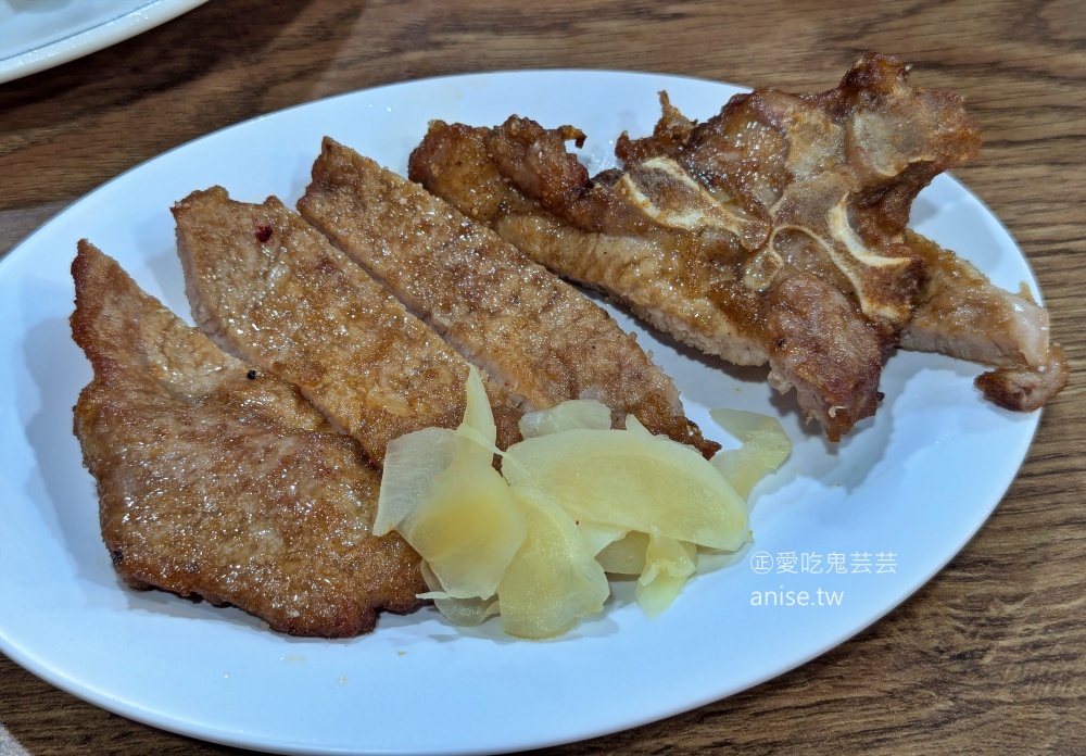 十二橋麵食館，菜色豐富會讓人選擇困難的基隆在地美食(姊姊食記) @愛吃鬼芸芸