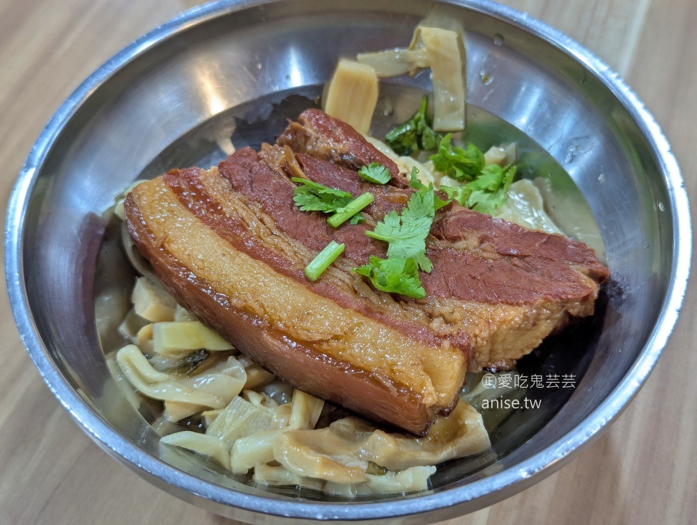 十二橋麵食館，菜色豐富會讓人選擇困難的基隆在地美食(姊姊食記) @愛吃鬼芸芸