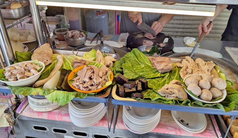 景美無名米粉湯，美味嘴邊肉再來一份，萬芳醫院站美食(姊姊食記) @愛吃鬼芸芸
