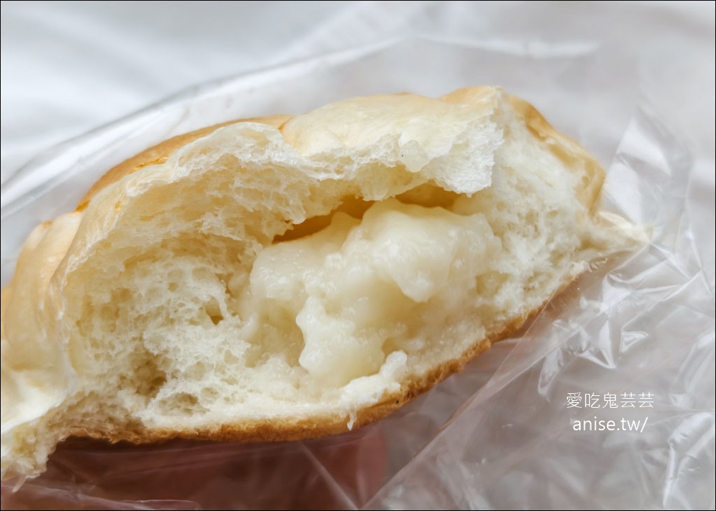 雲林土庫美食｜金琴麵包：銅板價15元古早味麵包，勾起童年回憶的懷舊滋味 @愛吃鬼芸芸