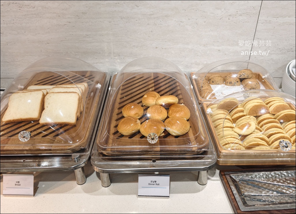 釜山金海機場貴賓室-SKY HUB LOUNGE，韓式拌飯、泡麵機、韓式小菜都好吃！ @愛吃鬼芸芸