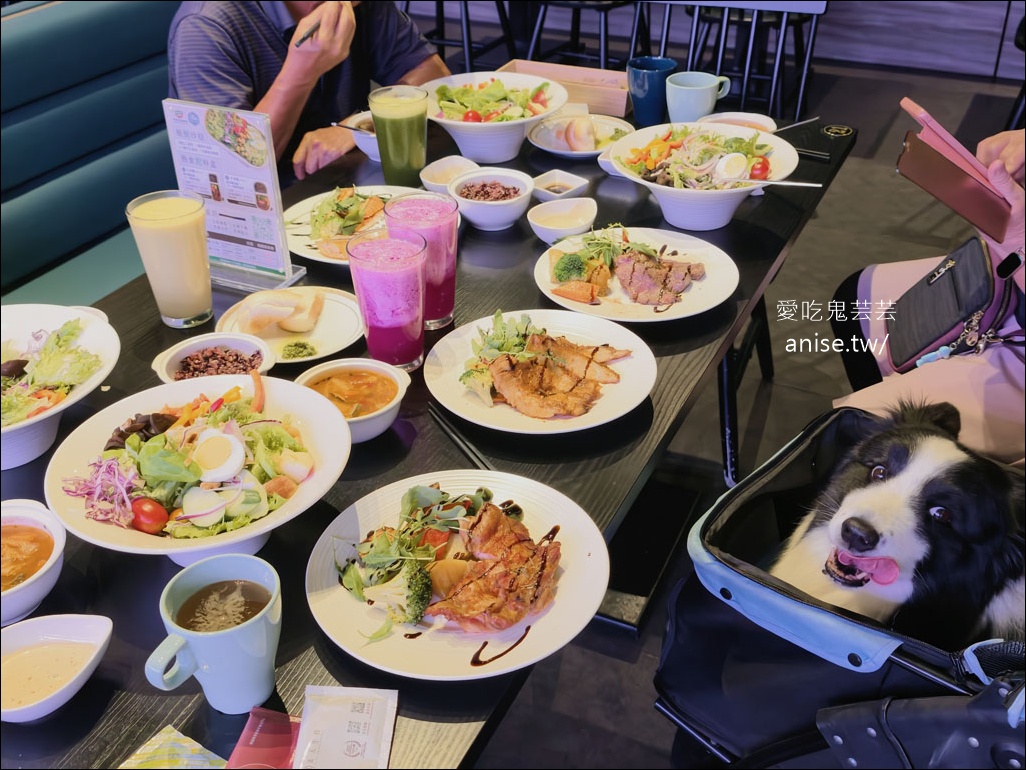 源鮮智慧農場 iPaleo 私廚，超新鮮大份量生菜碗當前菜，附餐飲料還是綠拿鐵，超健康超飽足！(寵物友善) @愛吃鬼芸芸