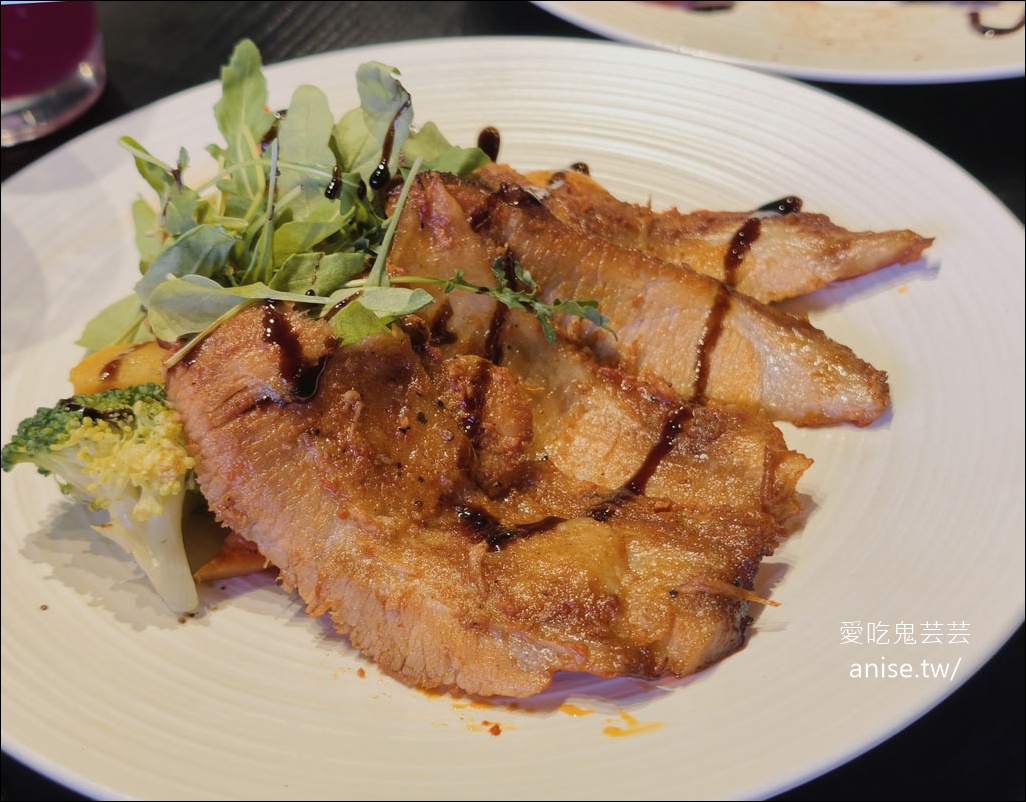 源鮮智慧農場 iPaleo 私廚，超新鮮大份量生菜碗當前菜，附餐飲料還是綠拿鐵，超健康超飽足！(寵物友善) @愛吃鬼芸芸