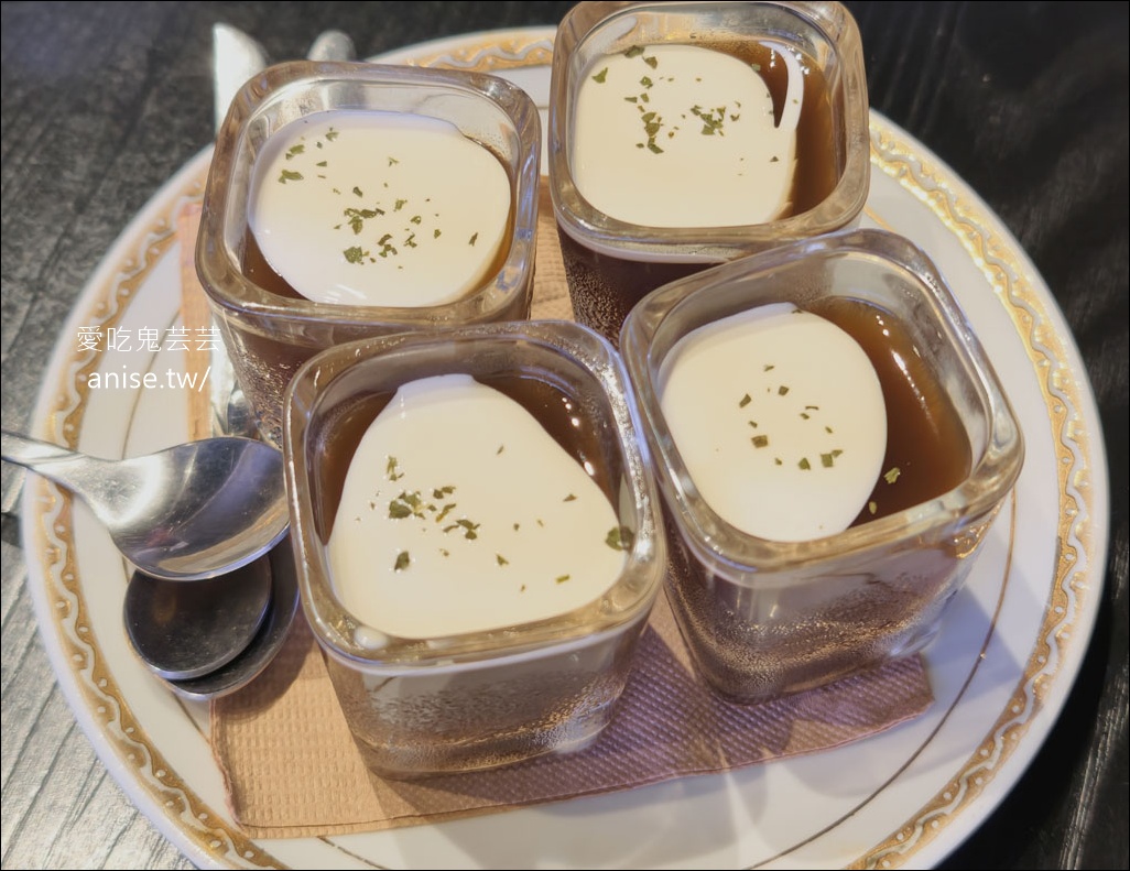 源鮮智慧農場 iPaleo 私廚，超新鮮大份量生菜碗當前菜，附餐飲料還是綠拿鐵，超健康超飽足！(寵物友善) @愛吃鬼芸芸