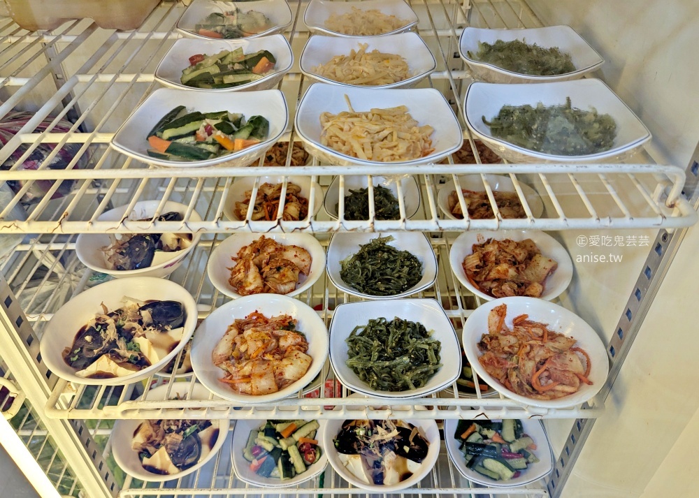 三重美食 | 雲林鍋貼，脆皮蚵仔煎更是酥香誘人，三重台北橋站美食(姊姊食記) @愛吃鬼芸芸
