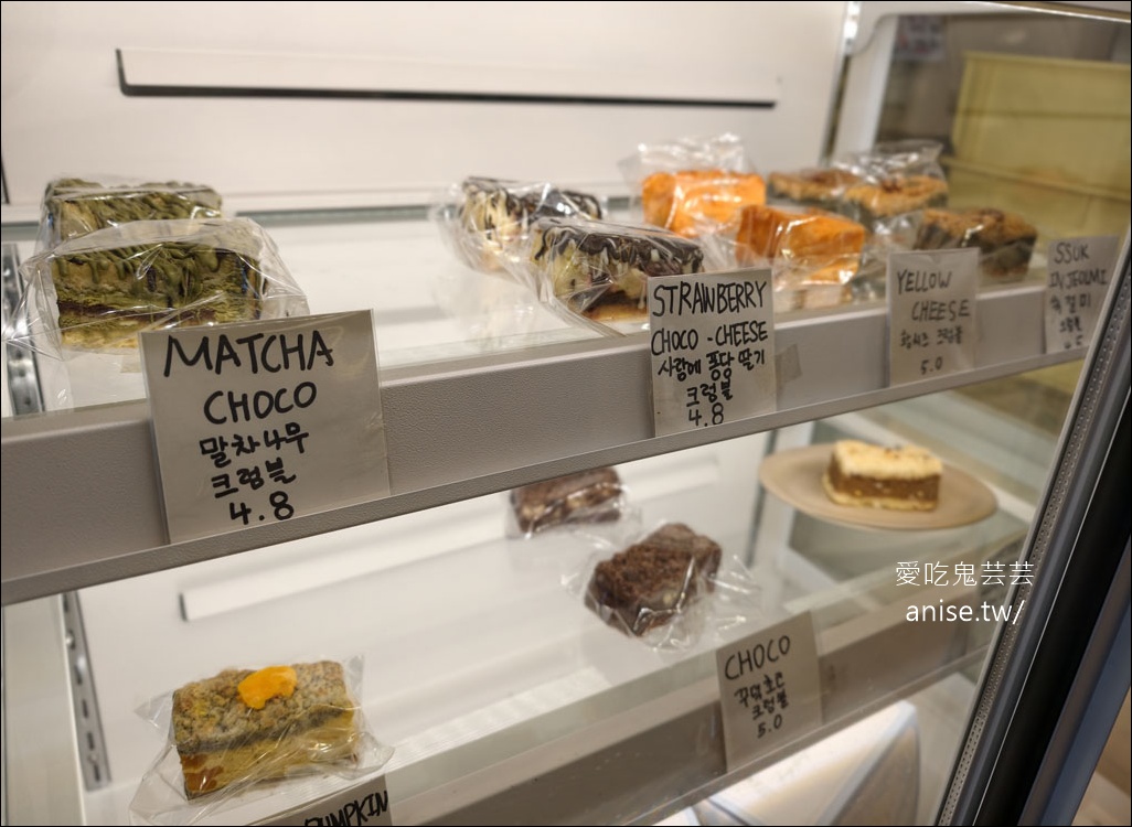 西面咖啡廳 | 田浦咖啡街 HOXY coffee 혹시 전포점 ，甜點好吃到不行，超推薦！發現寶藏店 @愛吃鬼芸芸