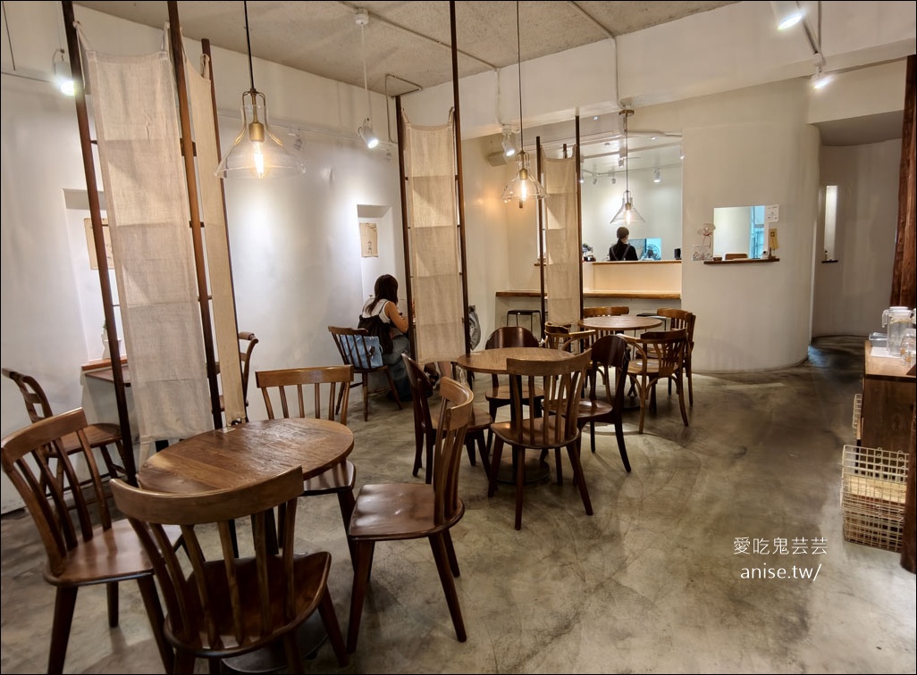 waku waku burger 101店，北醫附近日系漢堡店 @愛吃鬼芸芸