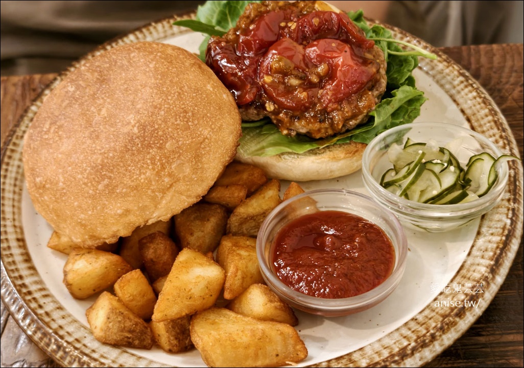 waku waku burger 101店，北醫附近日系漢堡店 @愛吃鬼芸芸
