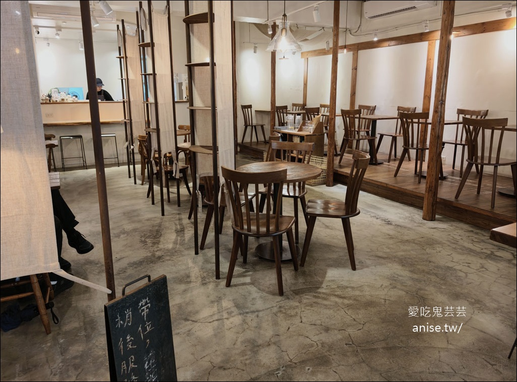 waku waku burger 101店，北醫附近日系漢堡店 @愛吃鬼芸芸