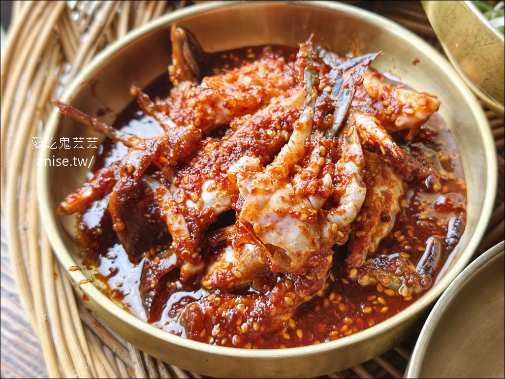 海雲台海景第一排烤肉店 | 돈독  (Dongdok) 肉質超厚又過癮，還有活章魚，小菜超有誠意！ @愛吃鬼芸芸