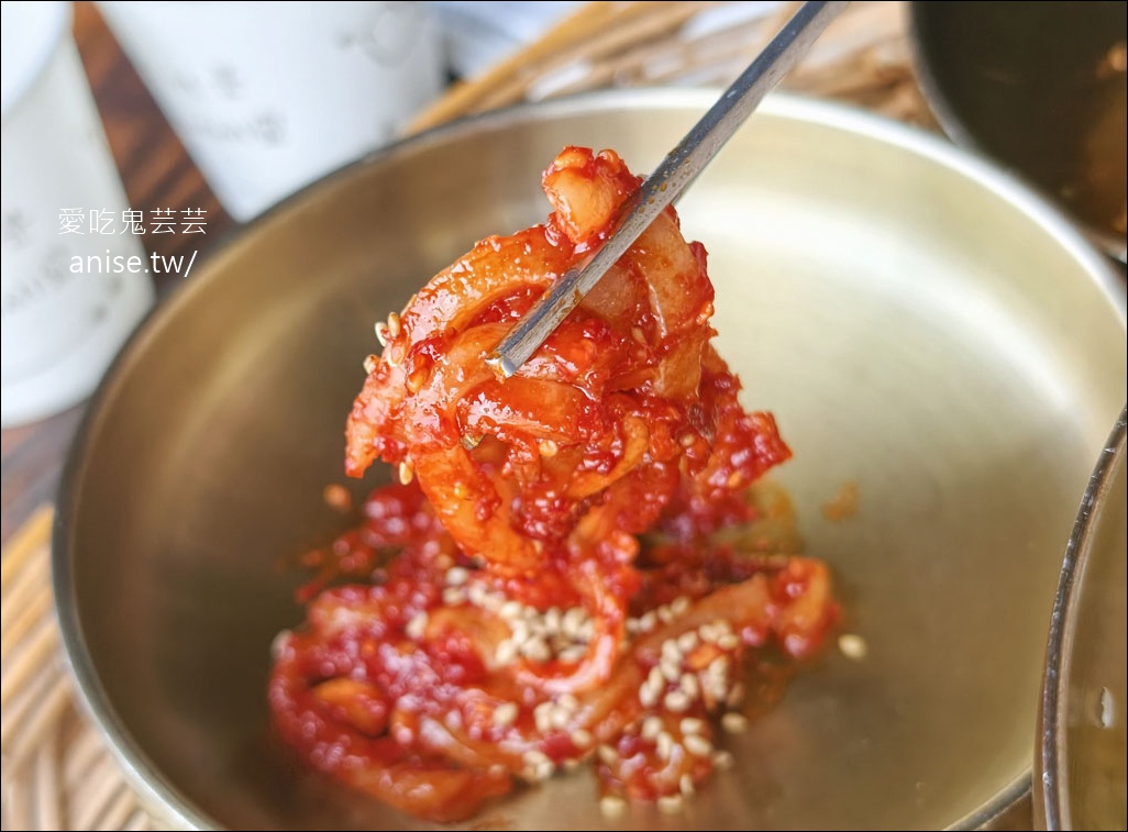 海雲台海景第一排烤肉店 | 돈독  (Dongdok) 肉質超厚又過癮，還有活章魚，小菜超有誠意！ @愛吃鬼芸芸