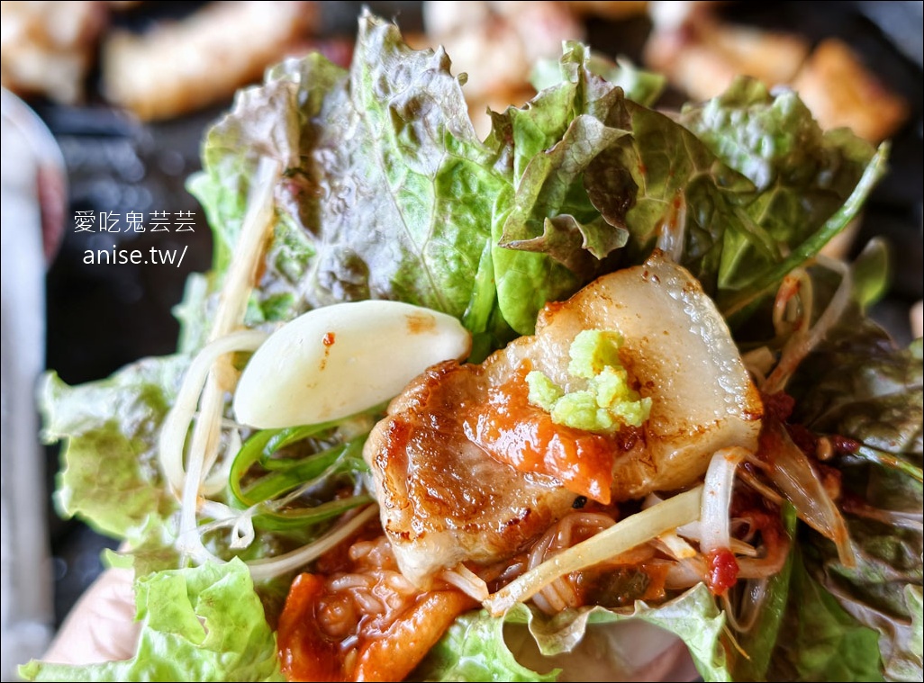 海雲台海景第一排烤肉店 | 돈독  (Dongdok) 肉質超厚又過癮，還有活章魚，小菜超有誠意！ @愛吃鬼芸芸