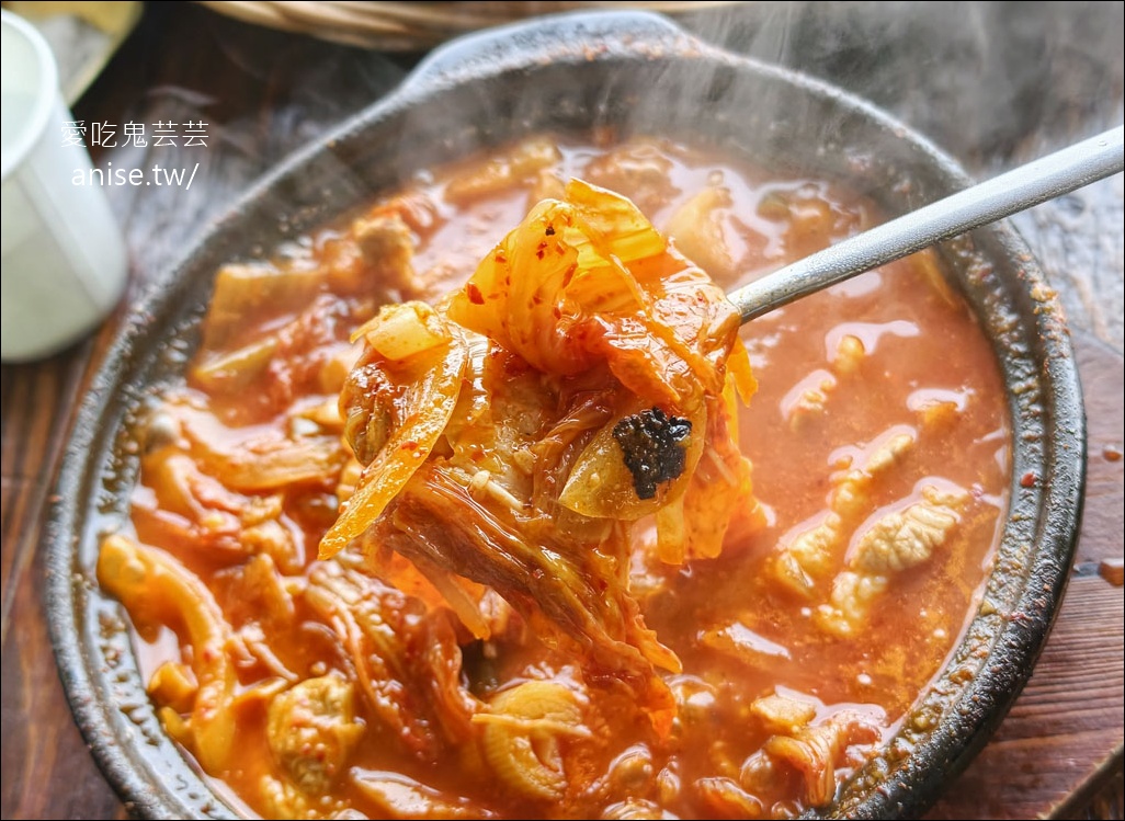 海雲台海景第一排烤肉店 | 돈독  (Dongdok) 肉質超厚又過癮，還有活章魚，小菜超有誠意！ @愛吃鬼芸芸