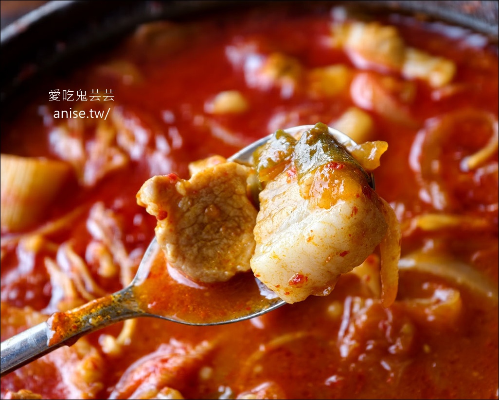 海雲台海景第一排烤肉店 | 돈독  (Dongdok) 肉質超厚又過癮，還有活章魚，小菜超有誠意！ @愛吃鬼芸芸