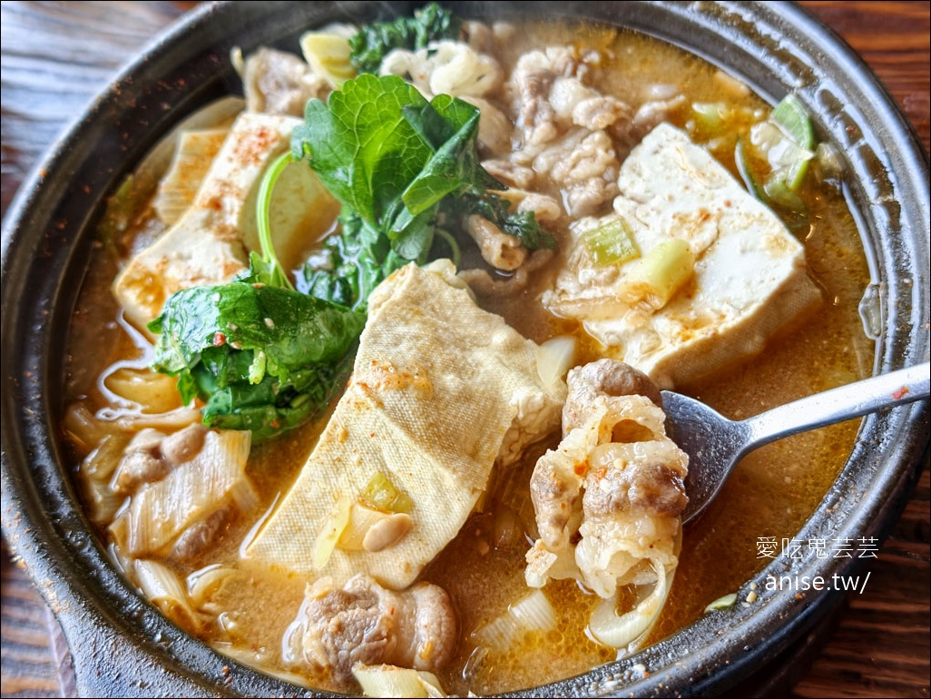 海雲台海景第一排烤肉店 | 돈독  (Dongdok) 肉質超厚又過癮，還有活章魚，小菜超有誠意！ @愛吃鬼芸芸