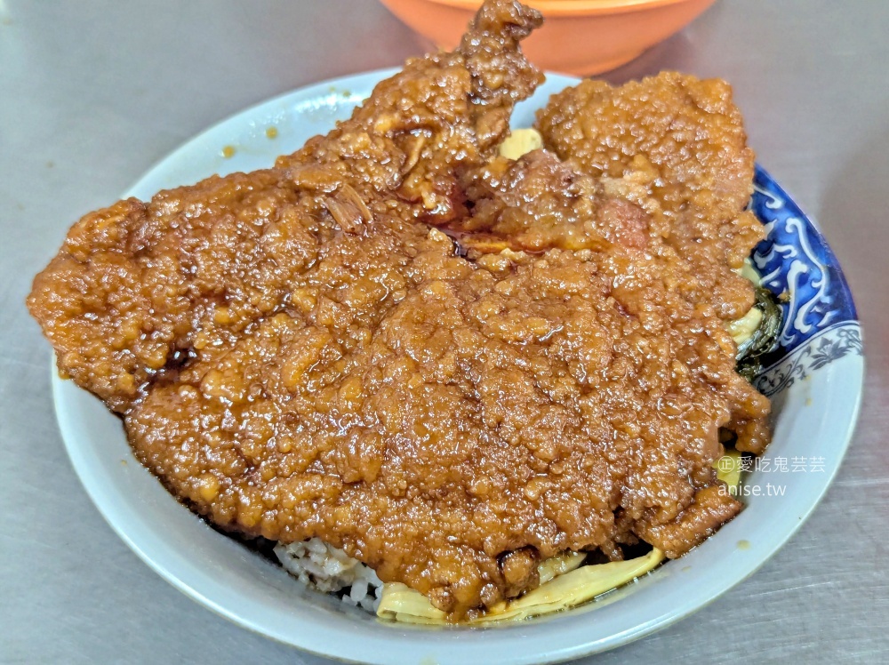 蔡家排骨飯焢肉飯，板橋福德市場古早味便當，府中站美食(姊姊食記) @愛吃鬼芸芸