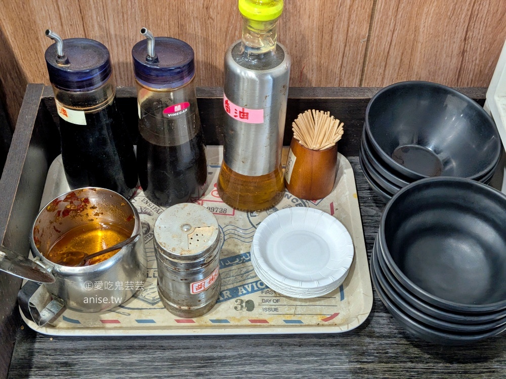 淡水黑咻排骨飯三重重陽店，軟嫩入味的好吃排骨，三重國小站美食(姊姊食記) @愛吃鬼芸芸