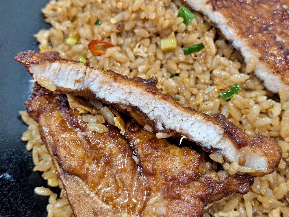 淡水黑咻排骨飯三重重陽店，軟嫩入味的好吃排骨，三重國小站美食(姊姊食記) @愛吃鬼芸芸