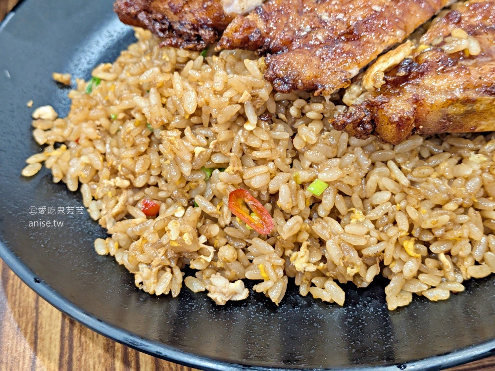 淡水黑咻排骨飯三重重陽店，軟嫩入味的好吃排骨，三重國小站美食(姊姊食記) @愛吃鬼芸芸