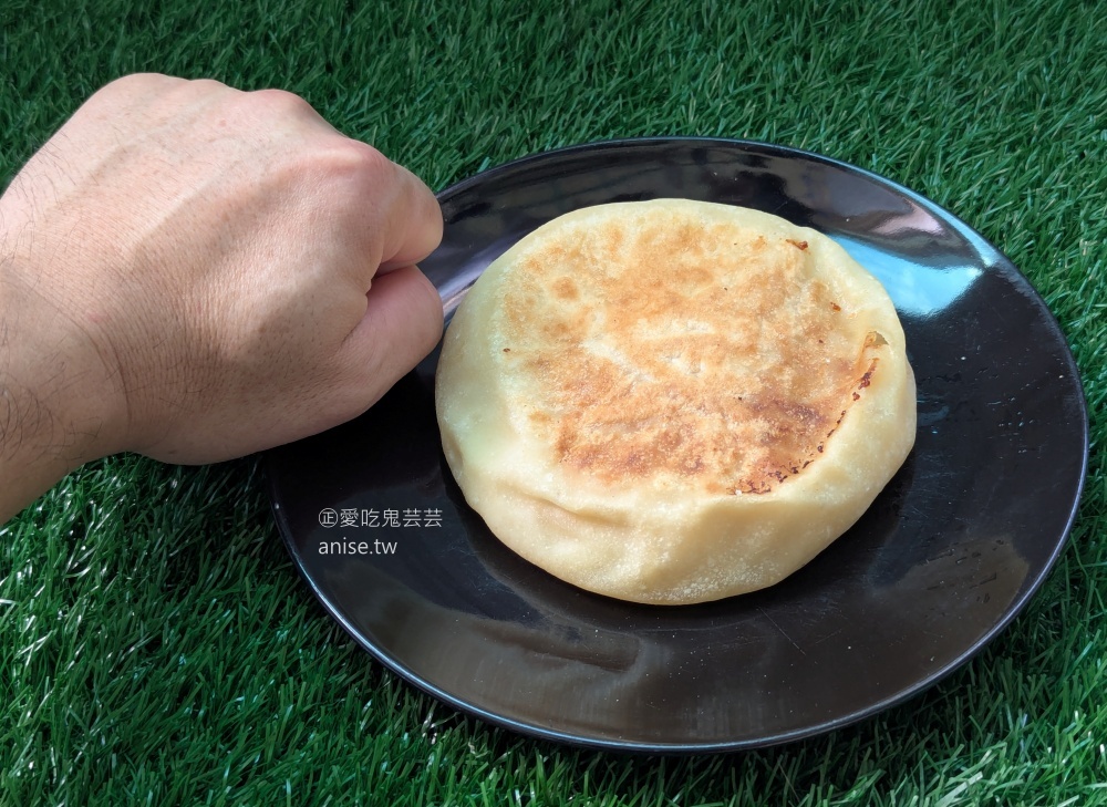 黃記韭菜盒餡餅蔥油餅，乾烙不油膩爽口好滋味，捷運中山站美食(姊姊食記) @愛吃鬼芸芸