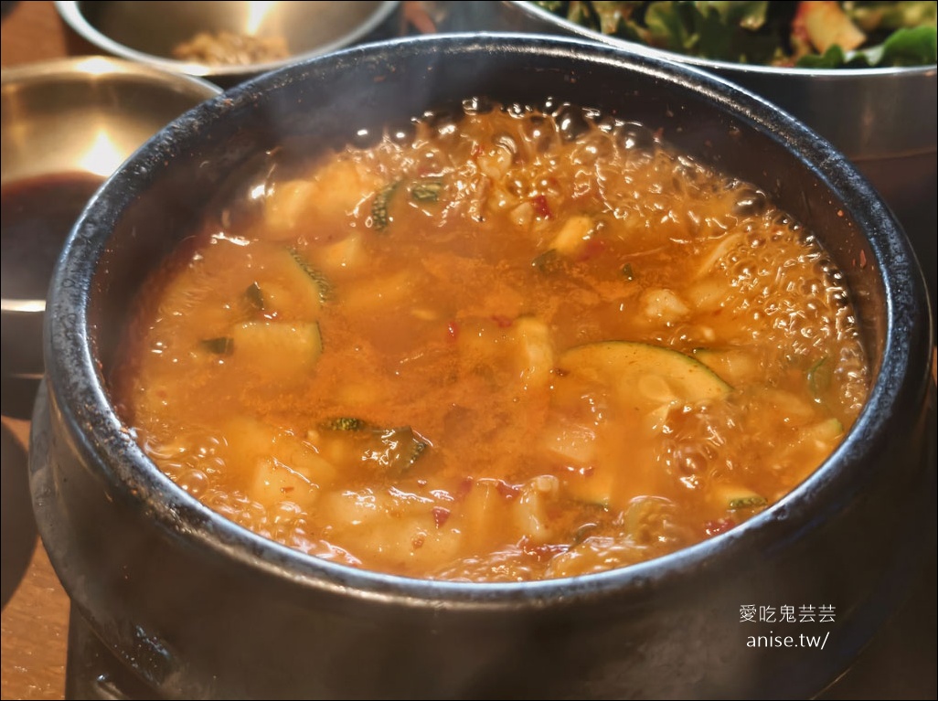 雪夜覓，西面站超人氣排隊烤肉名店，特別又可口(藍絲帶店家) @愛吃鬼芸芸