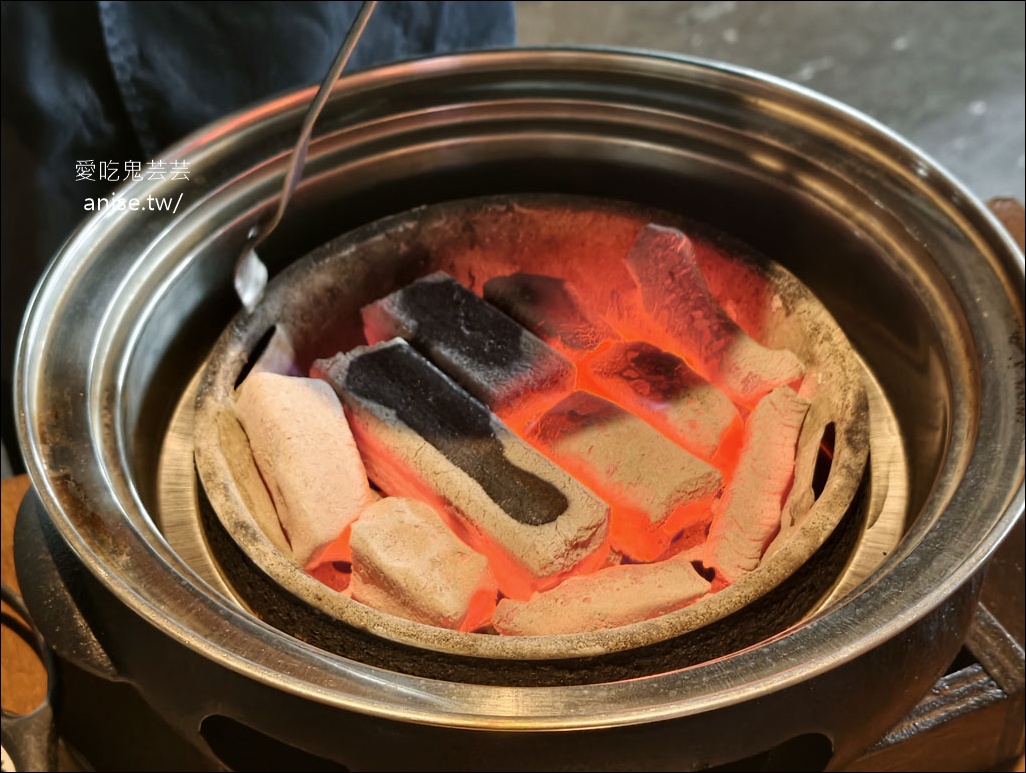 雪夜覓，西面站超人氣排隊烤肉名店，特別又可口(藍絲帶店家) @愛吃鬼芸芸