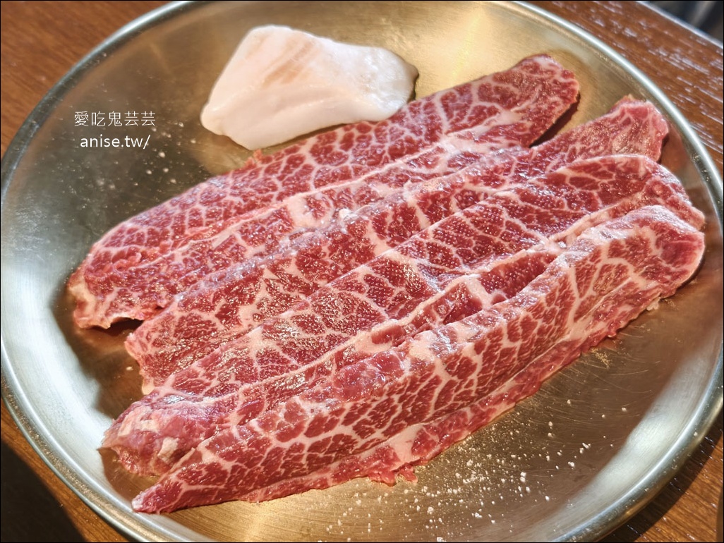 雪夜覓，西面站超人氣排隊烤肉名店，特別又可口(藍絲帶店家) @愛吃鬼芸芸