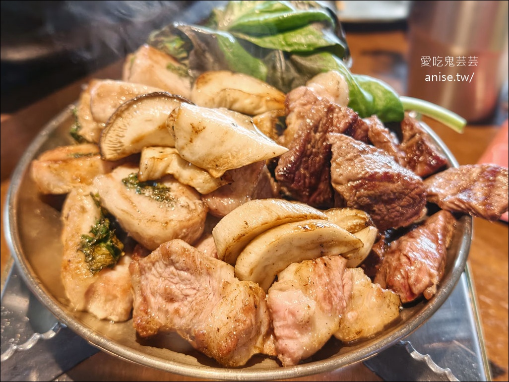 雪夜覓，西面站超人氣排隊烤肉名店，特別又可口(藍絲帶店家) @愛吃鬼芸芸