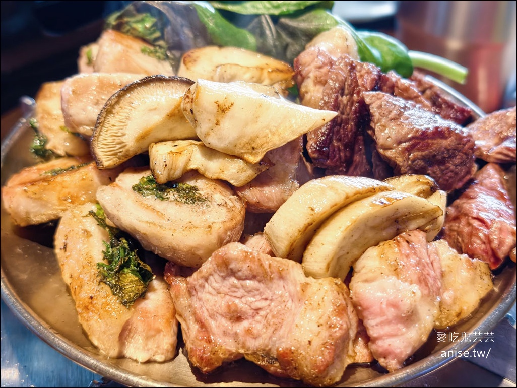 雪夜覓，西面站超人氣排隊烤肉名店，特別又可口(藍絲帶店家) @愛吃鬼芸芸