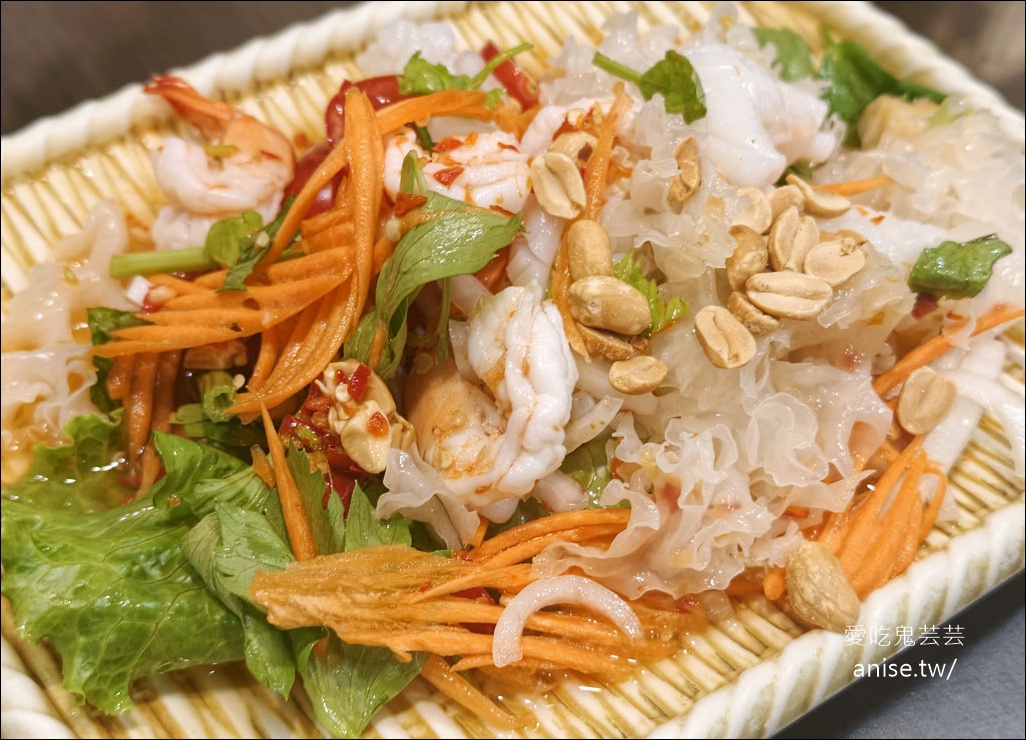 濃鄉臭豆腐，外酥內嫩又多汁的好味道，台中火車站美食(姊姊食記) @愛吃鬼芸芸