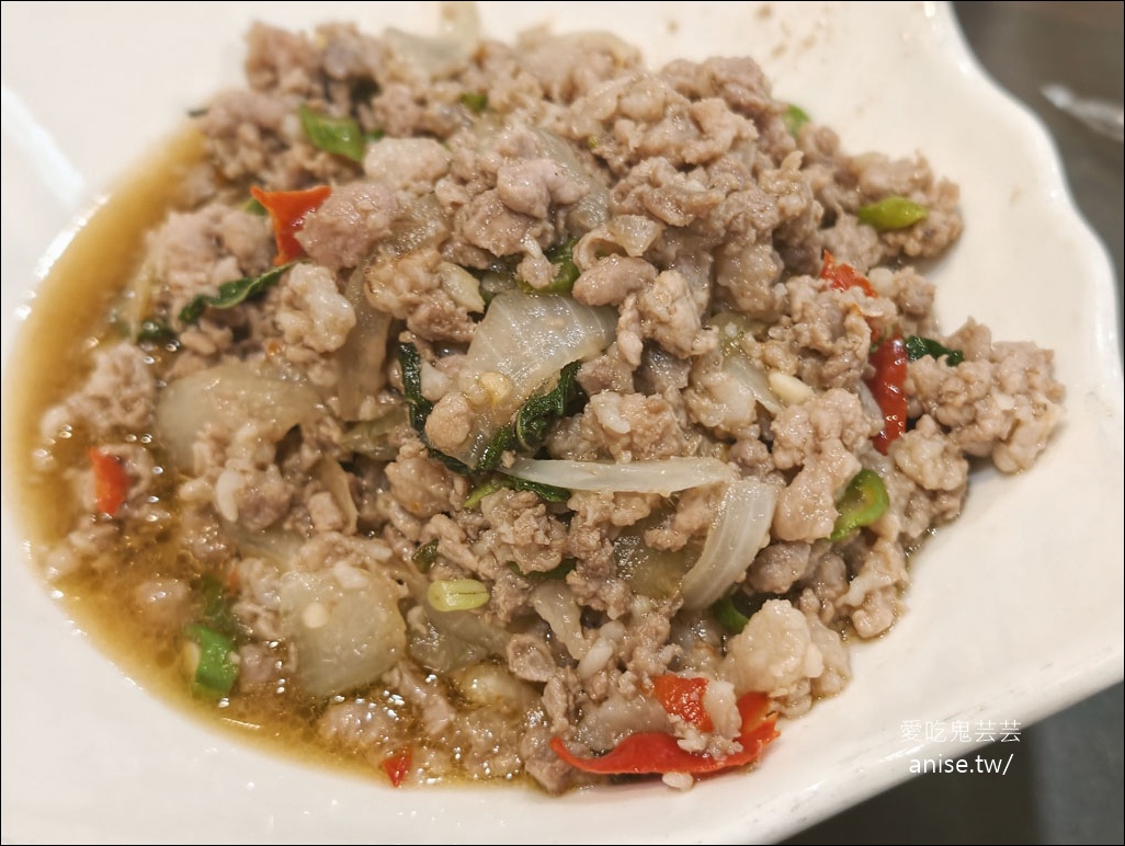 蓮花泰式小吃店，新莊平價划算超人氣泰式料理 @愛吃鬼芸芸
